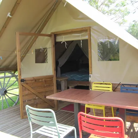 Les Cabanes De L'ouest Campsite Chavaniac-Lafayette