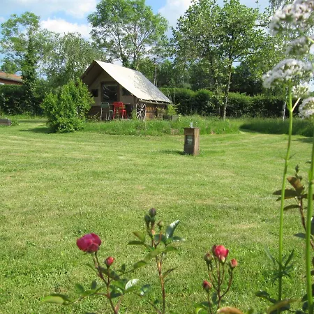 Les Cabanes De L'ouest Campsite