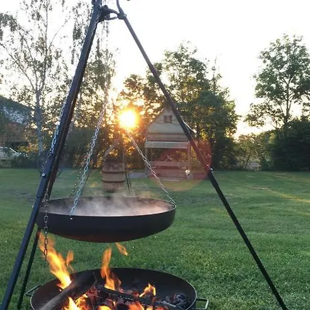 Campsite Les Cabanes De L'ouest Chavaniac-Lafayette